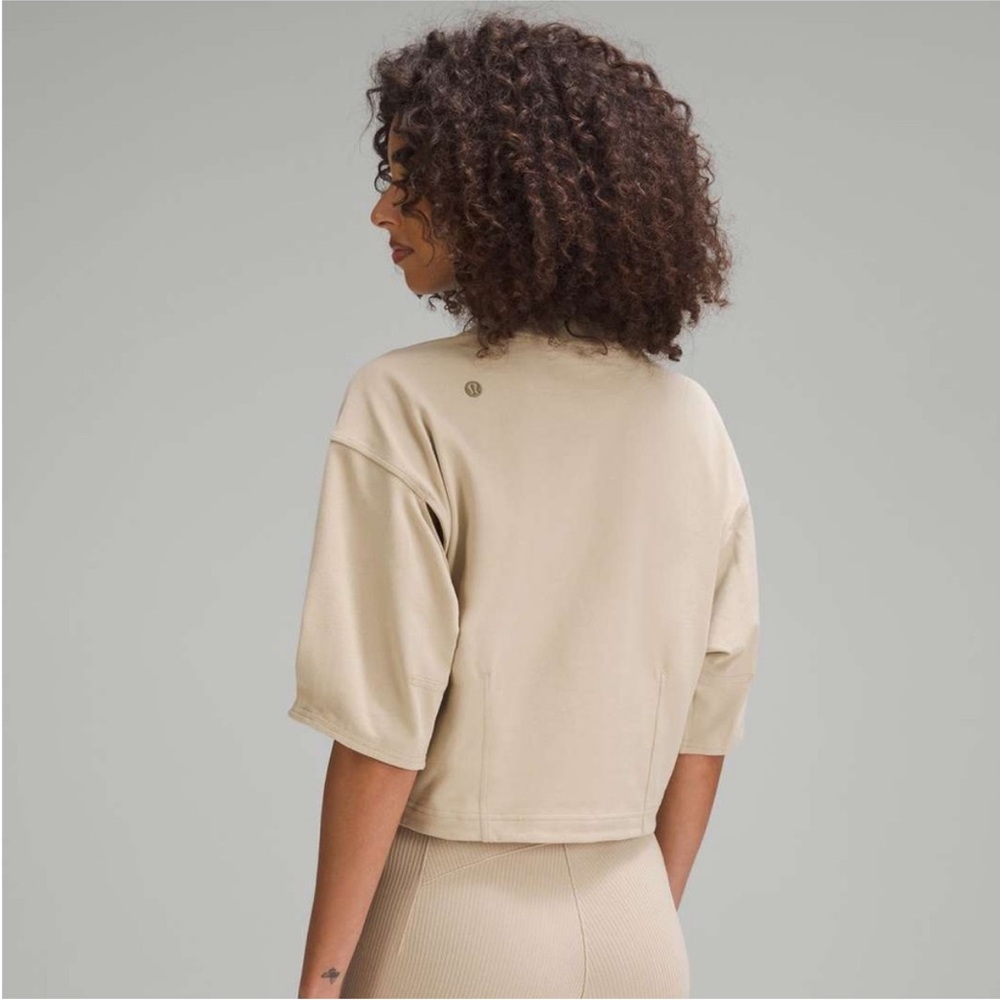 NWT Lululemon Heavyweight Tan Trench Cut Out T Shirt Crop Top L - Picture 4 of 11